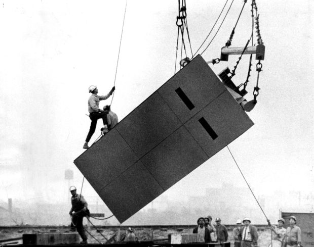 Gateway Arch construction